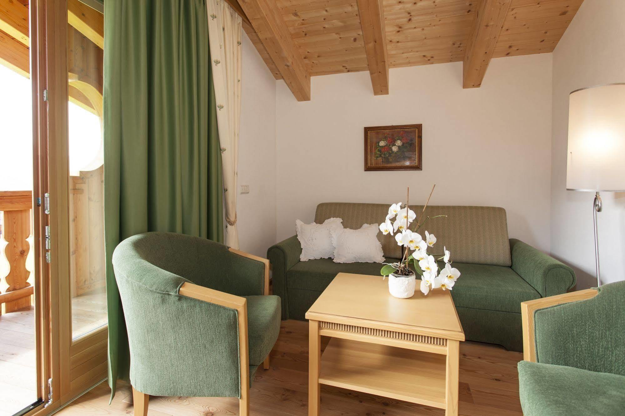 Dependance Hotel Mareo Dolomites サン・ヴィジリオ・ディ・マレッベ エクステリア 写真